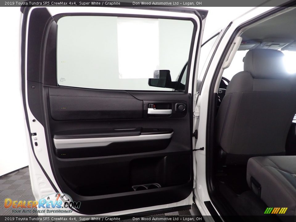 2019 Toyota Tundra SR5 CrewMax 4x4 Super White / Graphite Photo #21