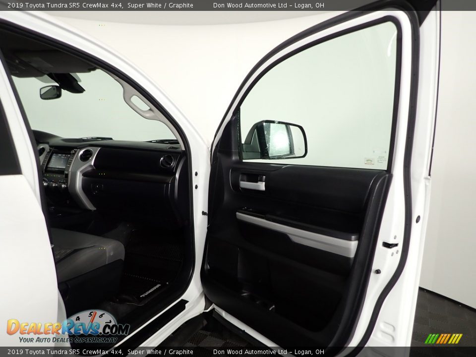 2019 Toyota Tundra SR5 CrewMax 4x4 Super White / Graphite Photo #24