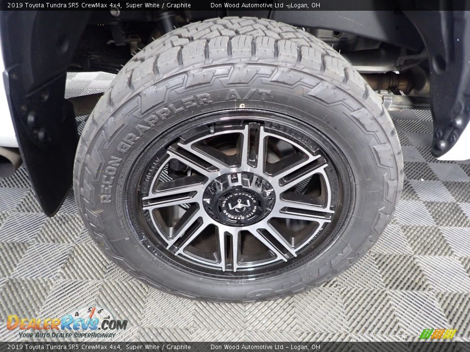2019 Toyota Tundra SR5 CrewMax 4x4 Super White / Graphite Photo #28