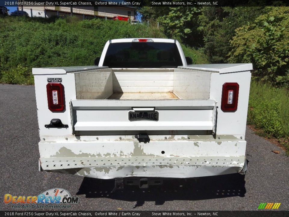 2018 Ford F250 Super Duty XL SuperCab Chassis Oxford White / Earth Gray Photo #13