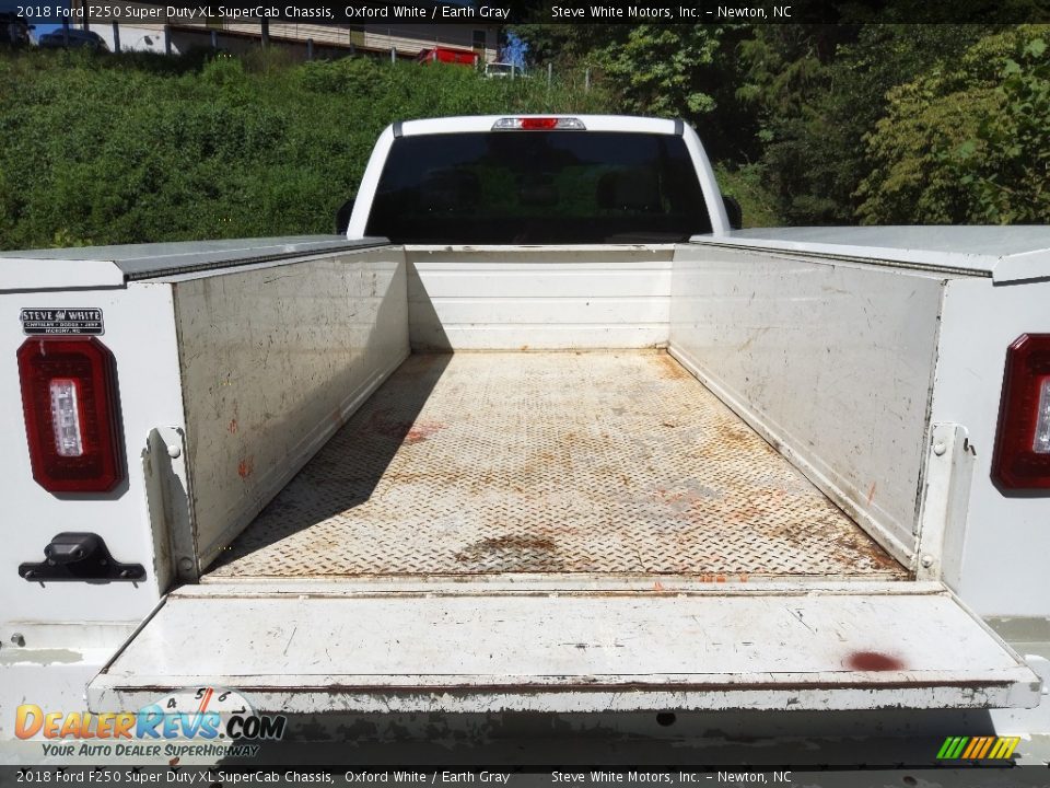 2018 Ford F250 Super Duty XL SuperCab Chassis Oxford White / Earth Gray Photo #14