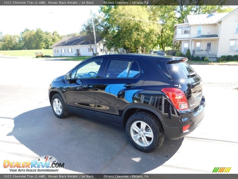 2022 Chevrolet Trax LS AWD Mosaic Black Metallic / Jet Black Photo #5