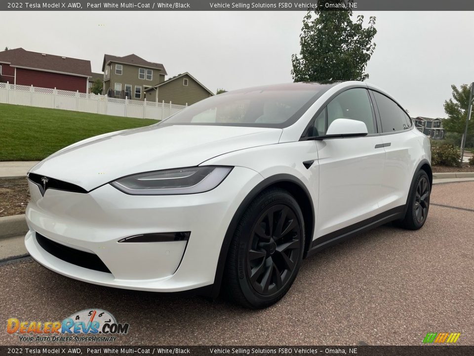 Front 3/4 View of 2022 Tesla Model X AWD Photo #1