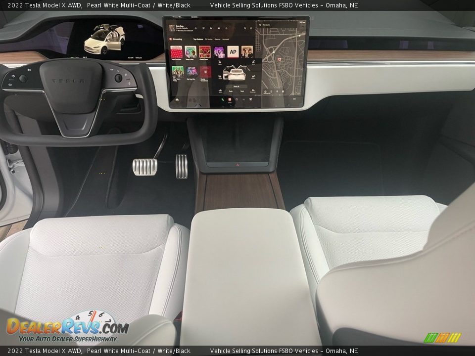 Dashboard of 2022 Tesla Model X AWD Photo #3