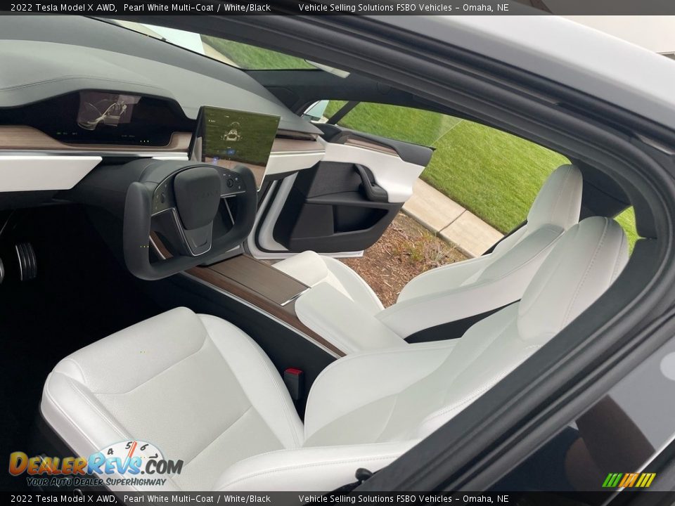 White/Black Interior - 2022 Tesla Model X AWD Photo #4
