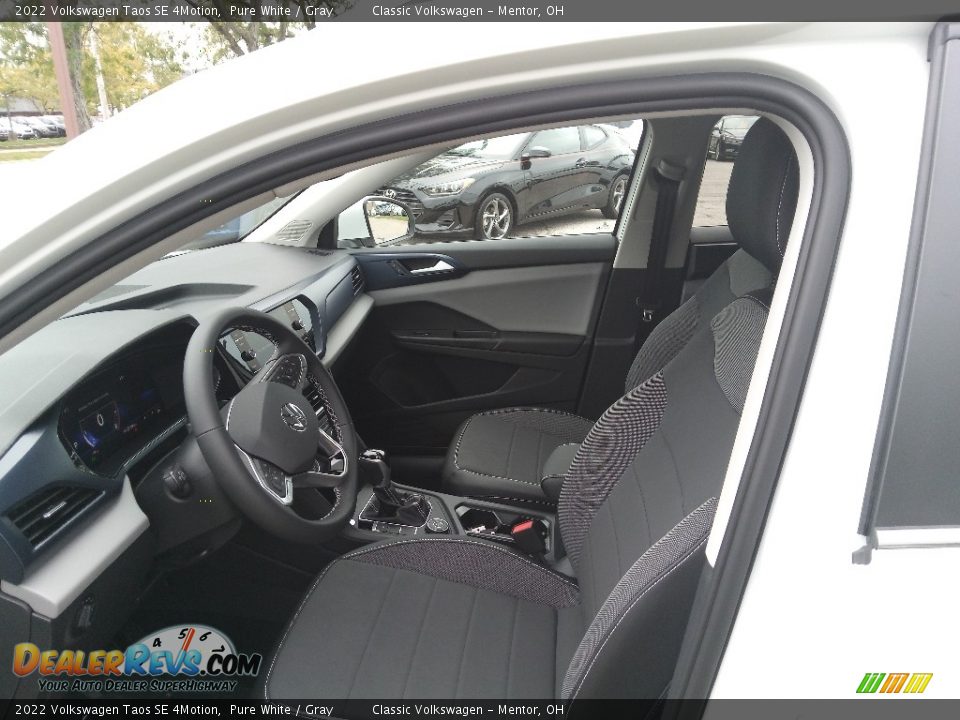 Front Seat of 2022 Volkswagen Taos SE 4Motion Photo #2