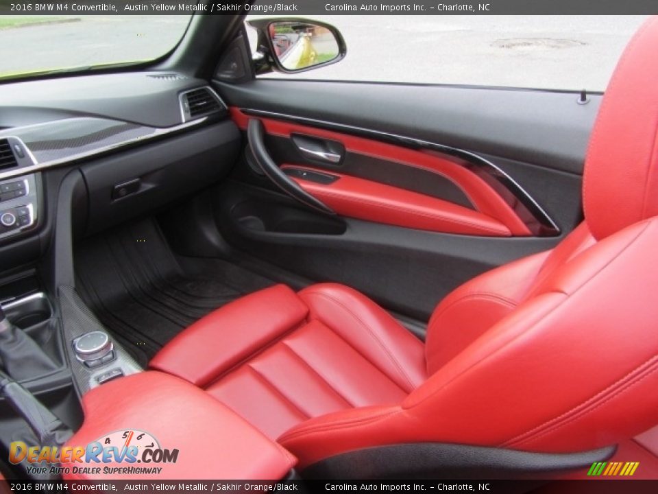 Front Seat of 2016 BMW M4 Convertible Photo #15