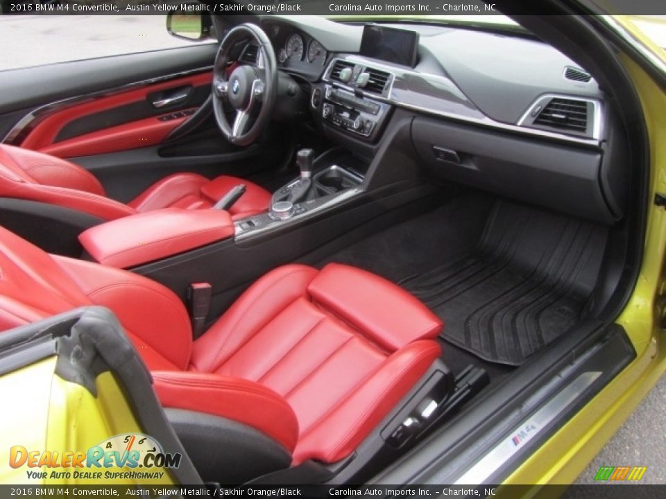 Front Seat of 2016 BMW M4 Convertible Photo #23