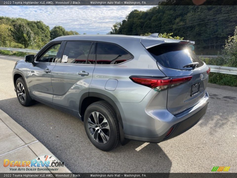 2022 Toyota Highlander XLE AWD Moondust / Black Photo #2