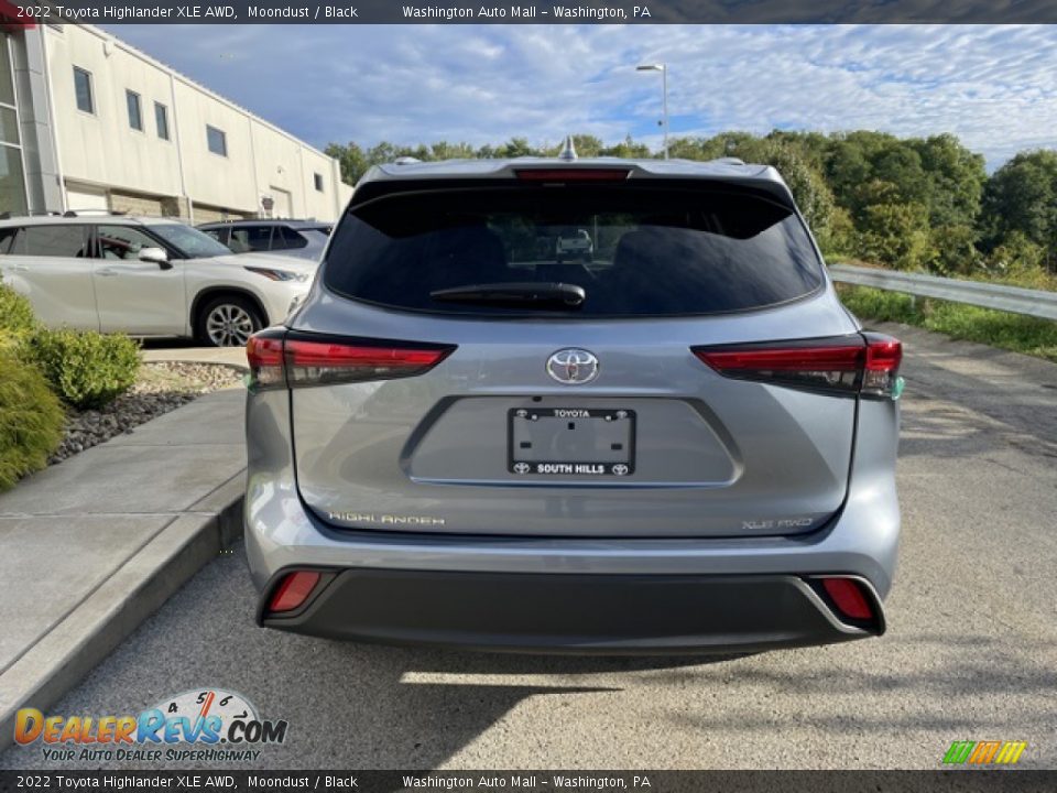 2022 Toyota Highlander XLE AWD Moondust / Black Photo #8