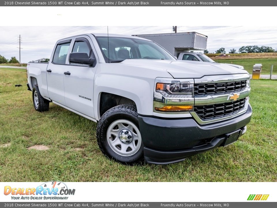 Front 3/4 View of 2018 Chevrolet Silverado 1500 WT Crew Cab 4x4 Photo #1