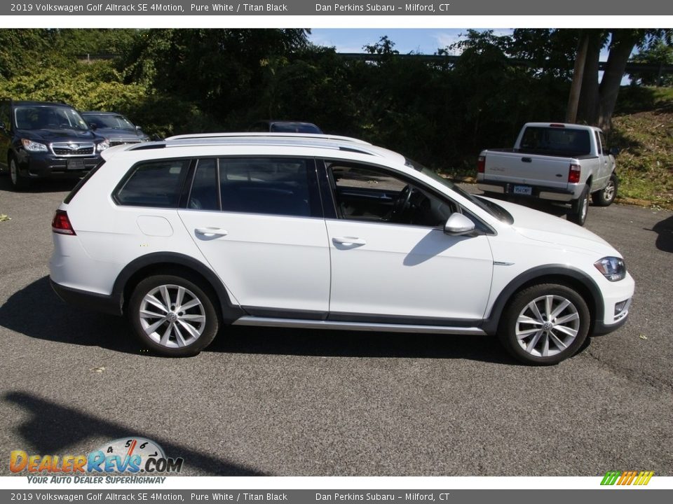 2019 Volkswagen Golf Alltrack SE 4Motion Pure White / Titan Black Photo #4