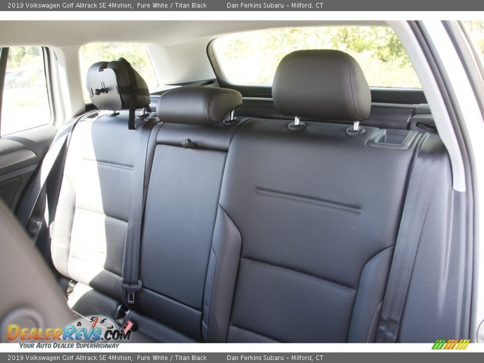 2019 Volkswagen Golf Alltrack SE 4Motion Pure White / Titan Black Photo #12