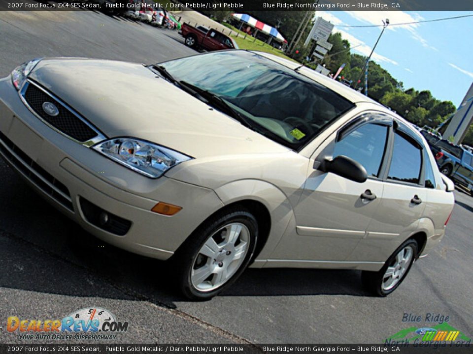 2007 Ford Focus ZX4 SES Sedan Pueblo Gold Metallic / Dark Pebble/Light Pebble Photo #19