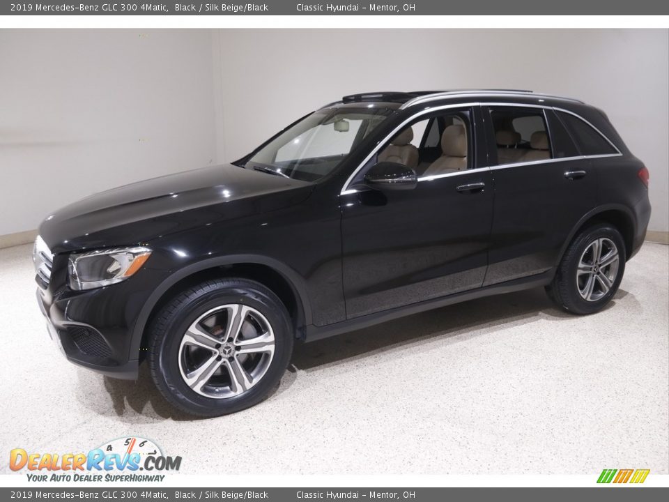 2019 Mercedes-Benz GLC 300 4Matic Black / Silk Beige/Black Photo #3