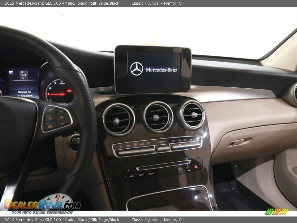 2019 Mercedes-Benz GLC 300 4Matic Black / Silk Beige/Black Photo #9