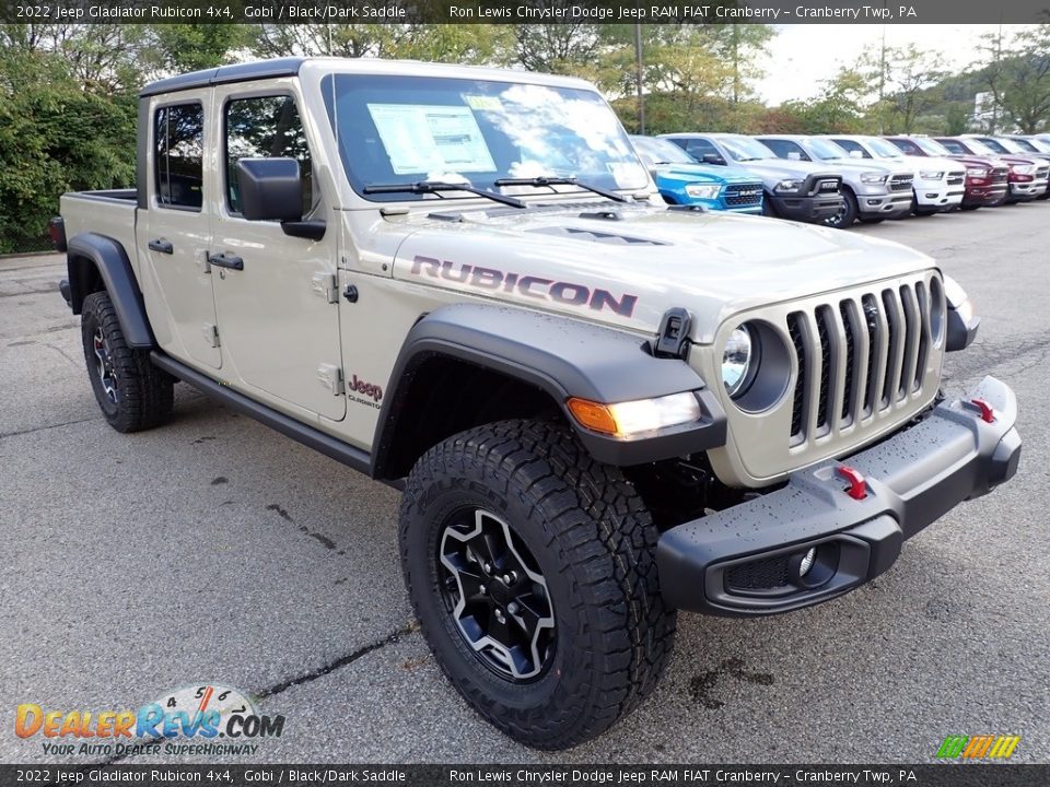 Front 3/4 View of 2022 Jeep Gladiator Rubicon 4x4 Photo #7
