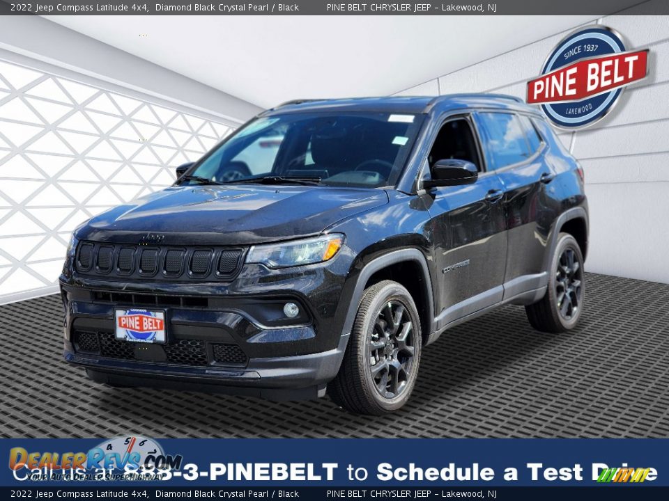 2022 Jeep Compass Latitude 4x4 Diamond Black Crystal Pearl / Black Photo #1