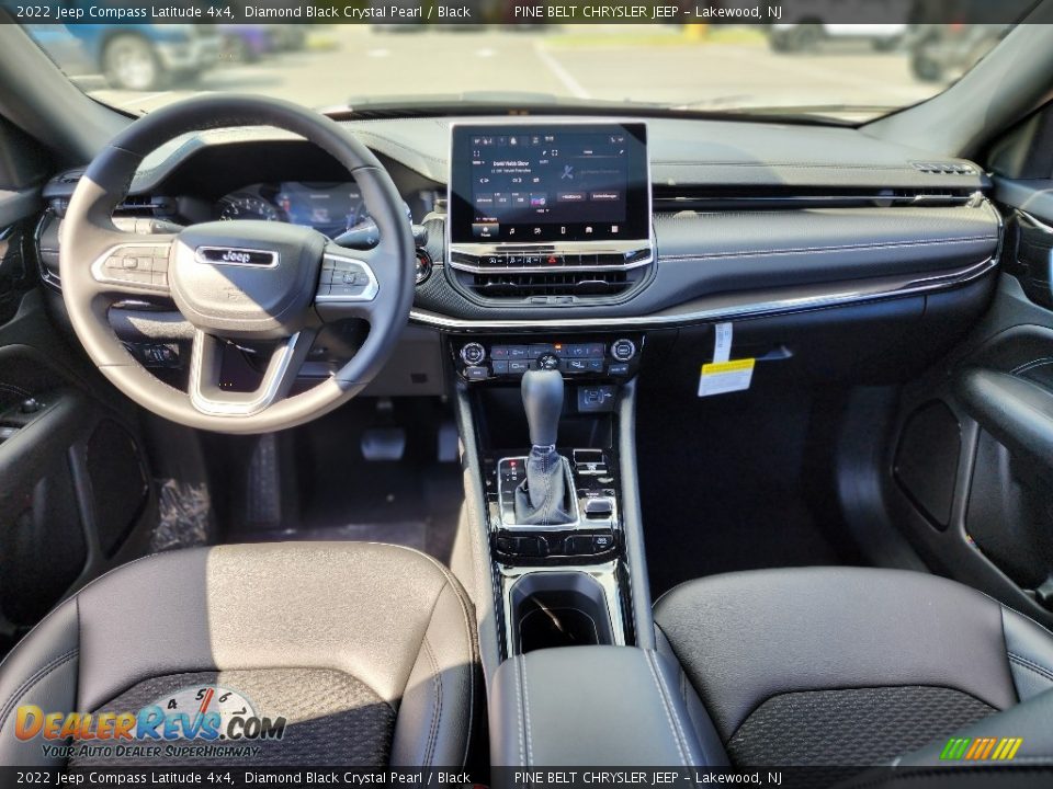 2022 Jeep Compass Latitude 4x4 Diamond Black Crystal Pearl / Black Photo #7