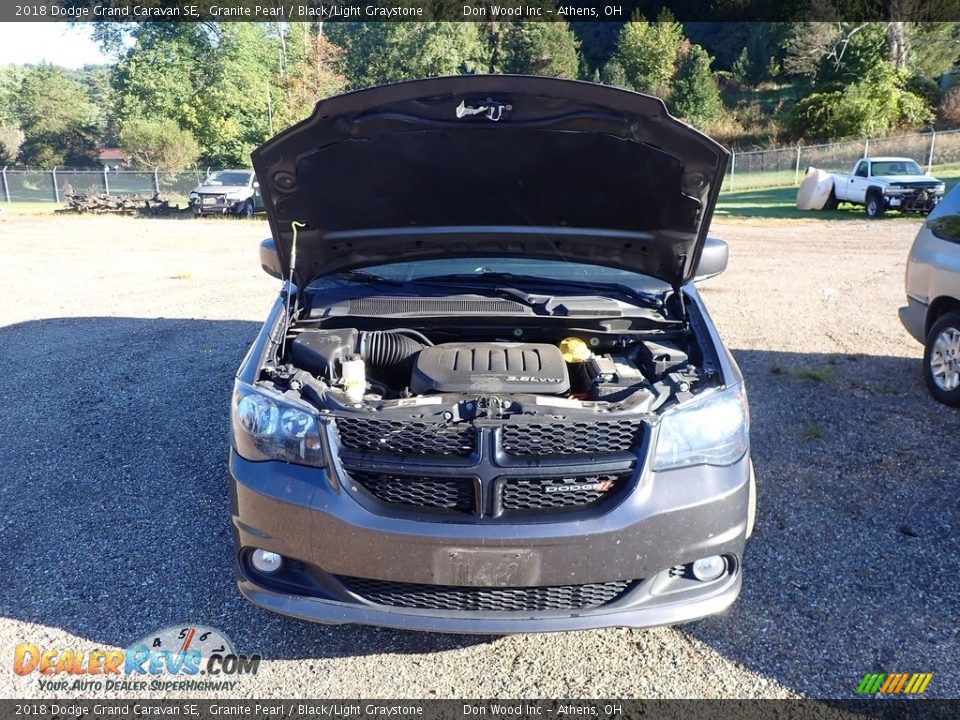 2018 Dodge Grand Caravan SE Granite Pearl / Black/Light Graystone Photo #4