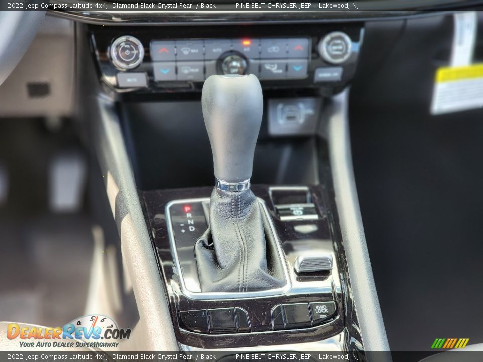 2022 Jeep Compass Latitude 4x4 Diamond Black Crystal Pearl / Black Photo #8