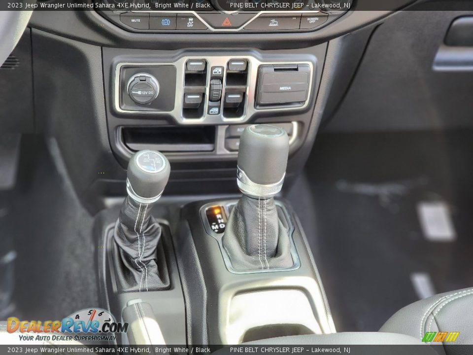 2023 Jeep Wrangler Unlimited Sahara 4XE Hybrid Shifter Photo #8