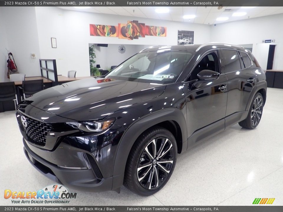 Front 3/4 View of 2023 Mazda CX-50 S Premium Plus AWD Photo #7