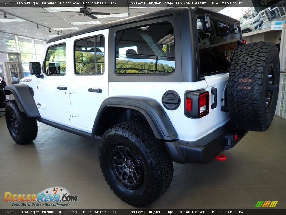 2023 Jeep Wrangler Unlimited Rubicon 4x4 Bright White / Black Photo #3