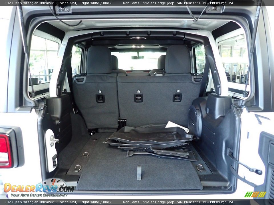 2023 Jeep Wrangler Unlimited Rubicon 4x4 Bright White / Black Photo #5