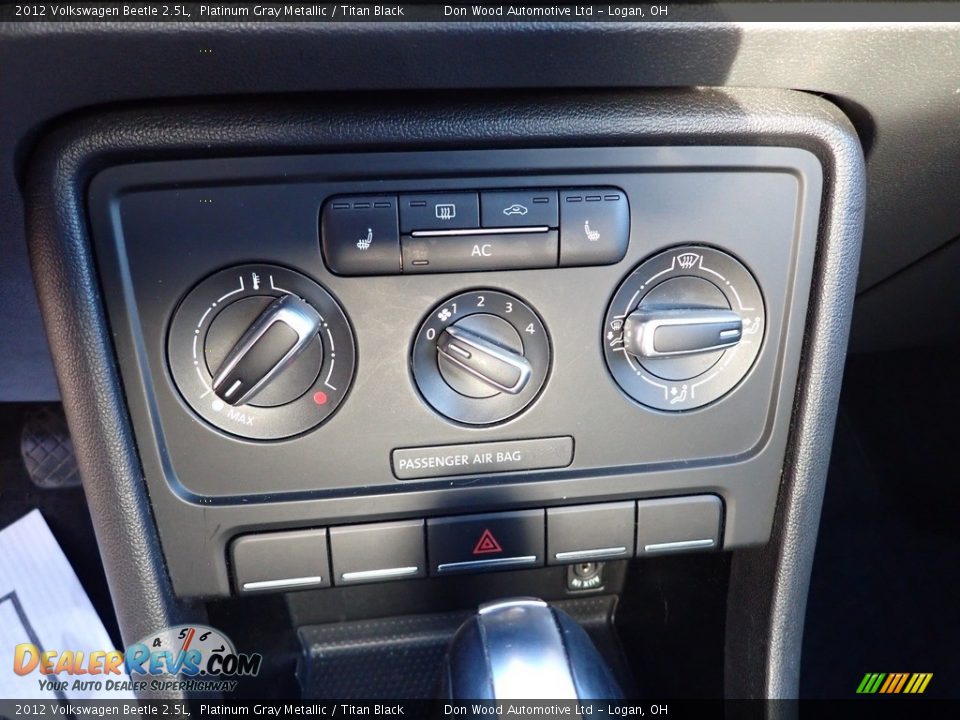 2012 Volkswagen Beetle 2.5L Platinum Gray Metallic / Titan Black Photo #10