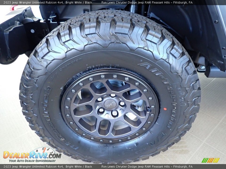 2023 Jeep Wrangler Unlimited Rubicon 4x4 Bright White / Black Photo #10