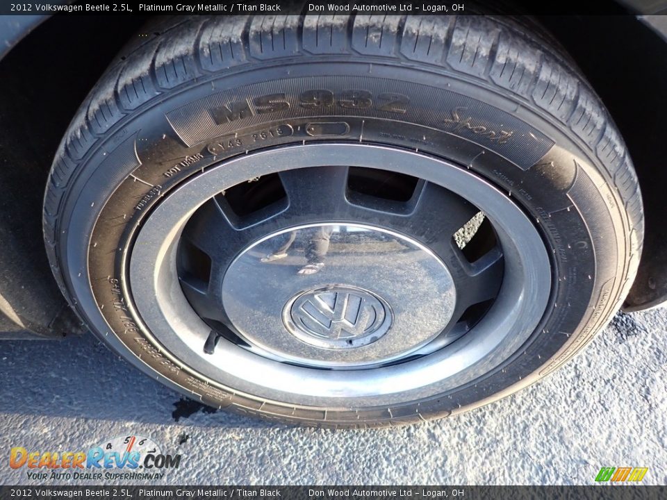 2012 Volkswagen Beetle 2.5L Platinum Gray Metallic / Titan Black Photo #18