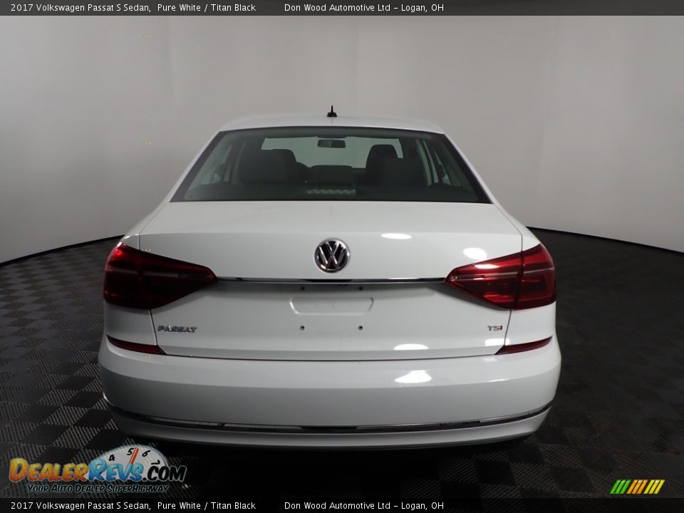 2017 Volkswagen Passat S Sedan Pure White / Titan Black Photo #7
