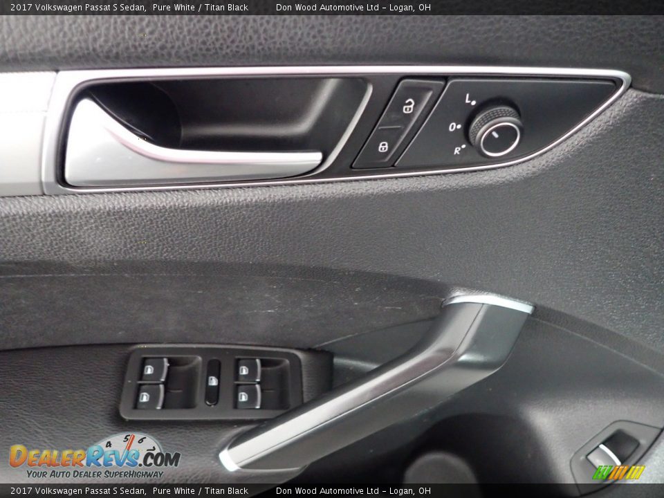 2017 Volkswagen Passat S Sedan Pure White / Titan Black Photo #12