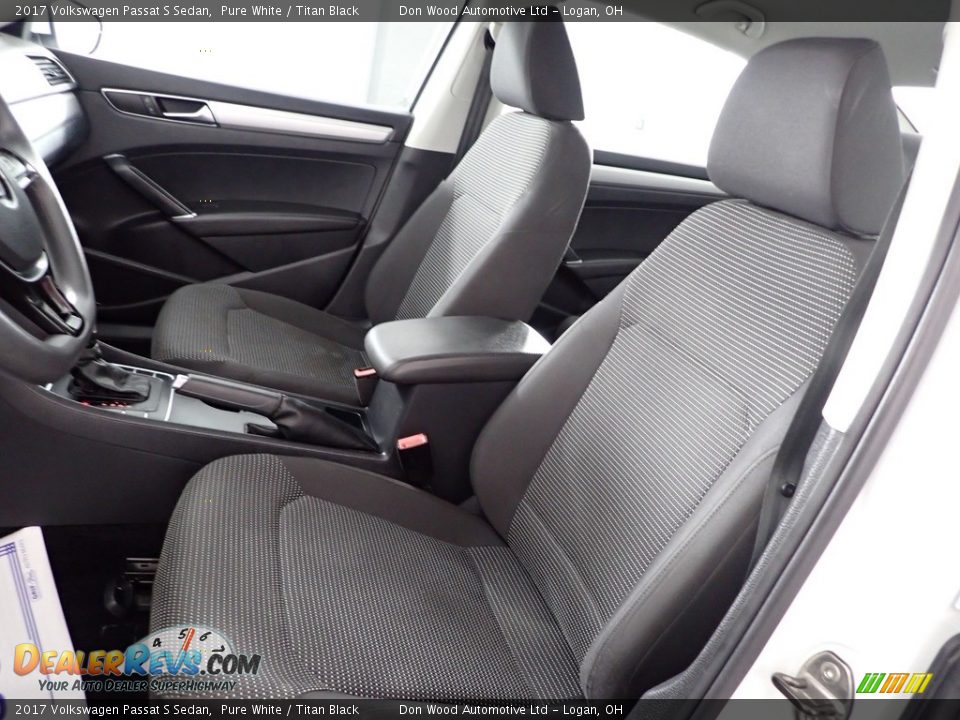 2017 Volkswagen Passat S Sedan Pure White / Titan Black Photo #14