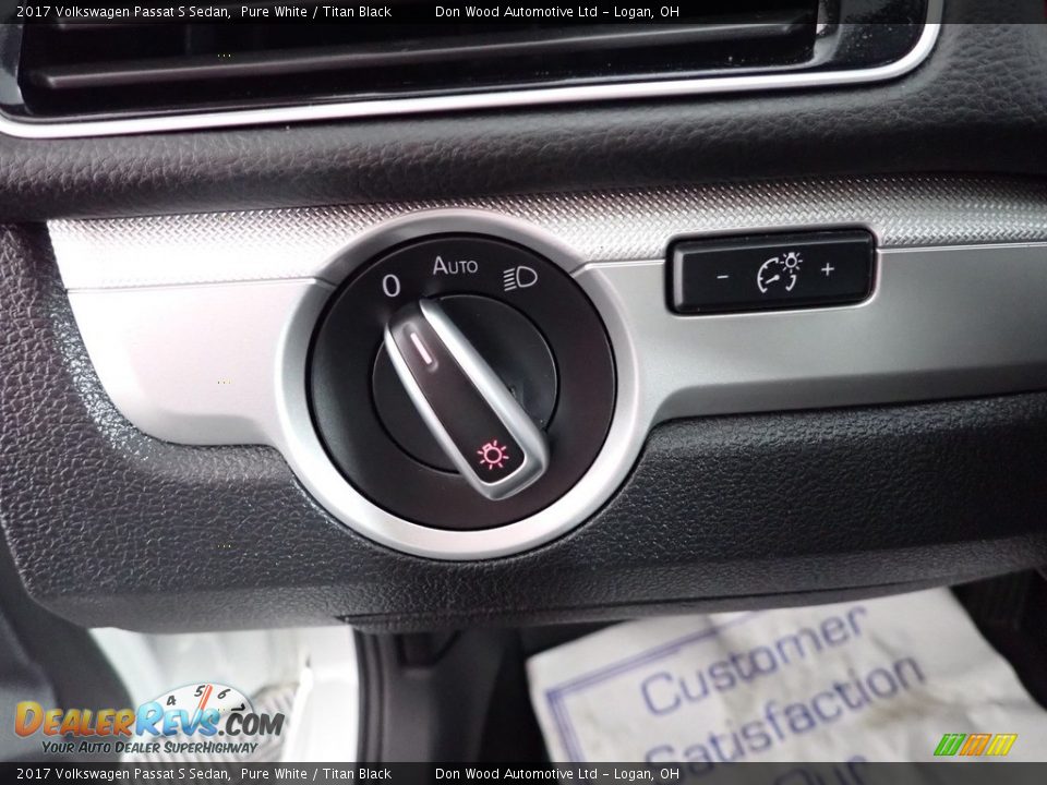 2017 Volkswagen Passat S Sedan Pure White / Titan Black Photo #15