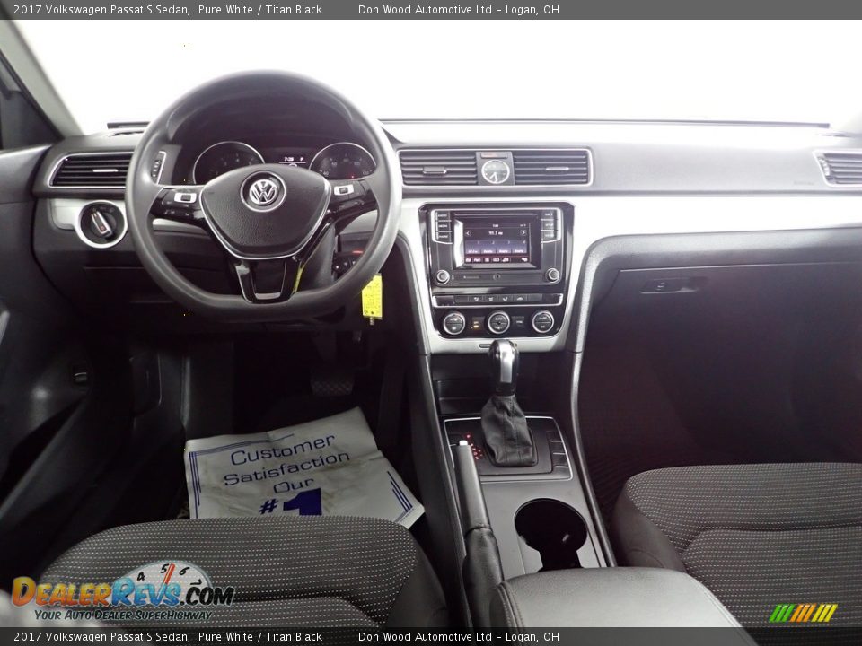 2017 Volkswagen Passat S Sedan Pure White / Titan Black Photo #24
