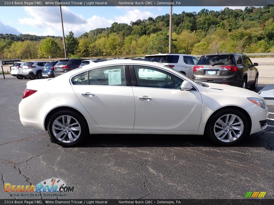 2014 Buick Regal FWD White Diamond Tricoat / Light Neutral Photo #8