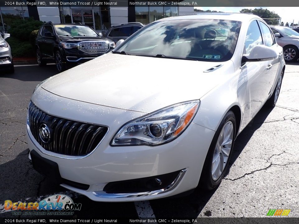 2014 Buick Regal FWD White Diamond Tricoat / Light Neutral Photo #12