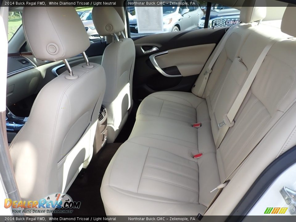 Rear Seat of 2014 Buick Regal FWD Photo #18
