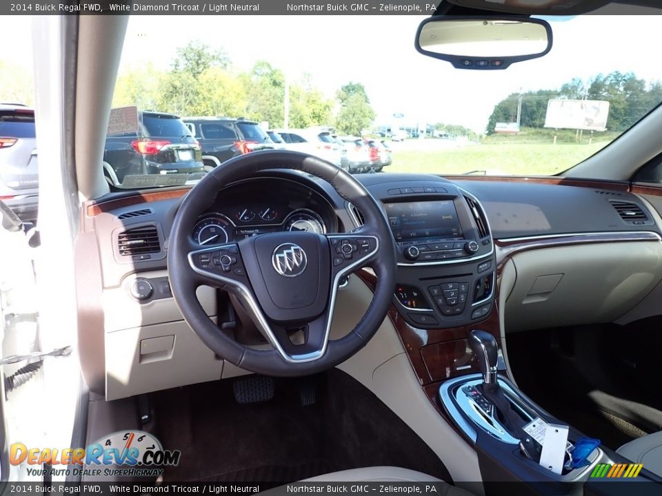 Dashboard of 2014 Buick Regal FWD Photo #19