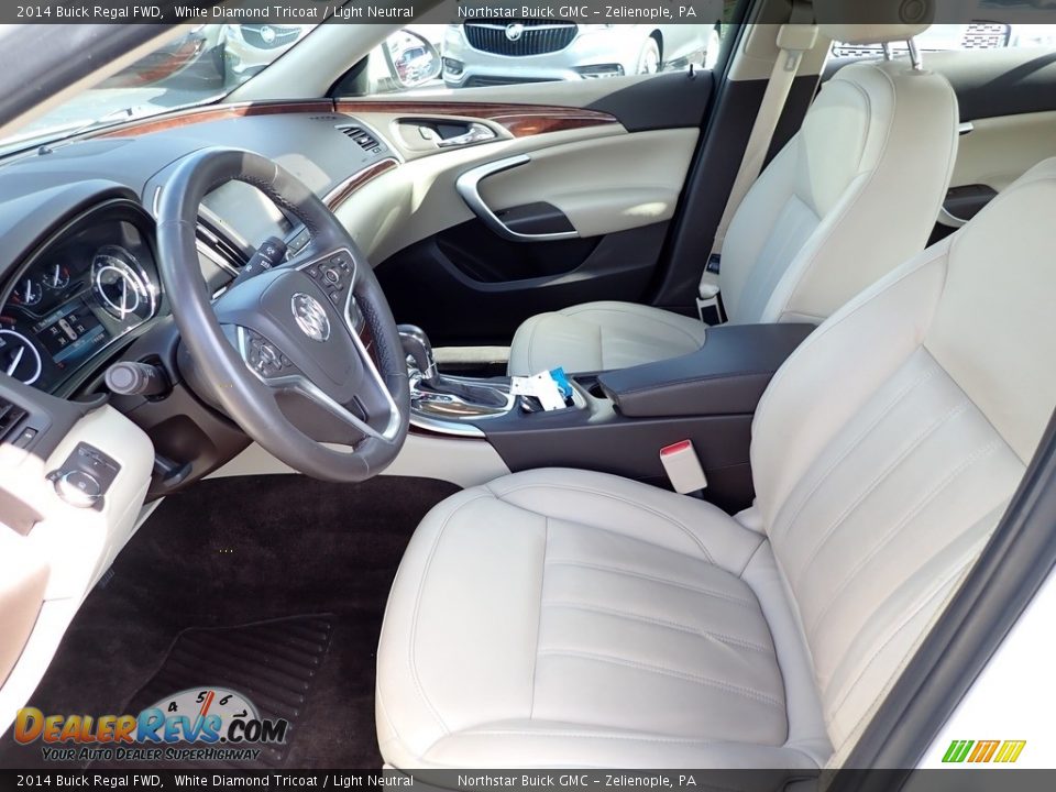 Front Seat of 2014 Buick Regal FWD Photo #20