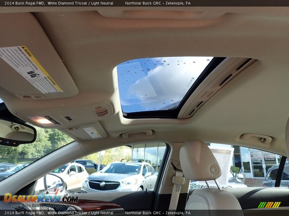 Sunroof of 2014 Buick Regal FWD Photo #22