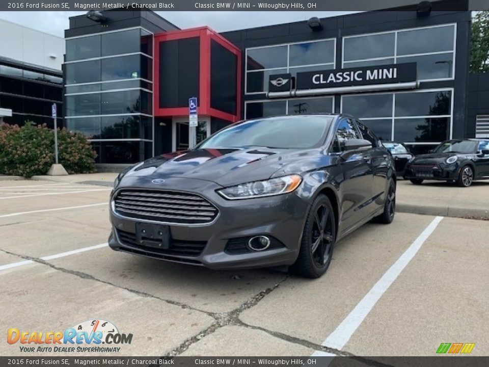 2016 Ford Fusion SE Magnetic Metallic / Charcoal Black Photo #1