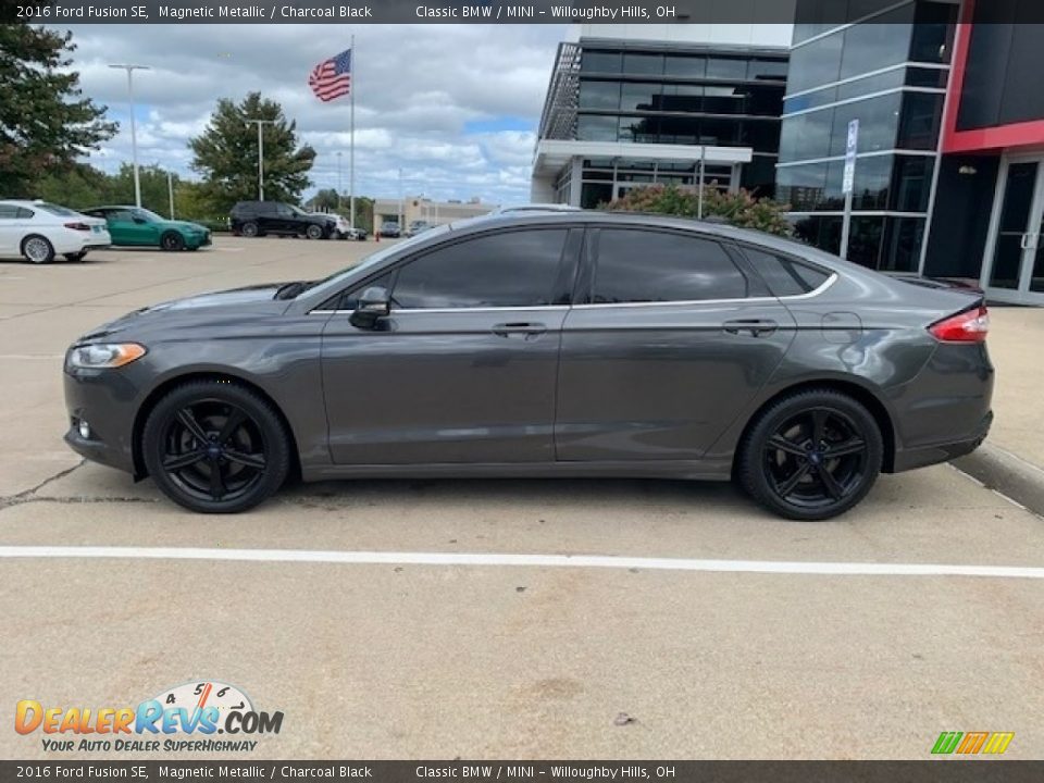 2016 Ford Fusion SE Magnetic Metallic / Charcoal Black Photo #2