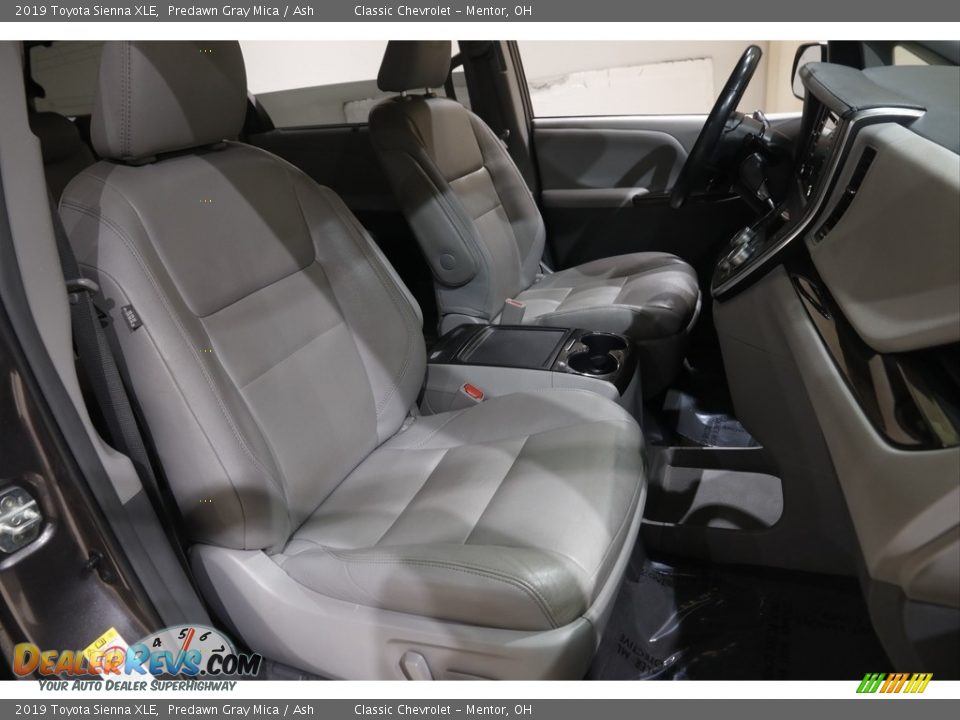 2019 Toyota Sienna XLE Predawn Gray Mica / Ash Photo #15