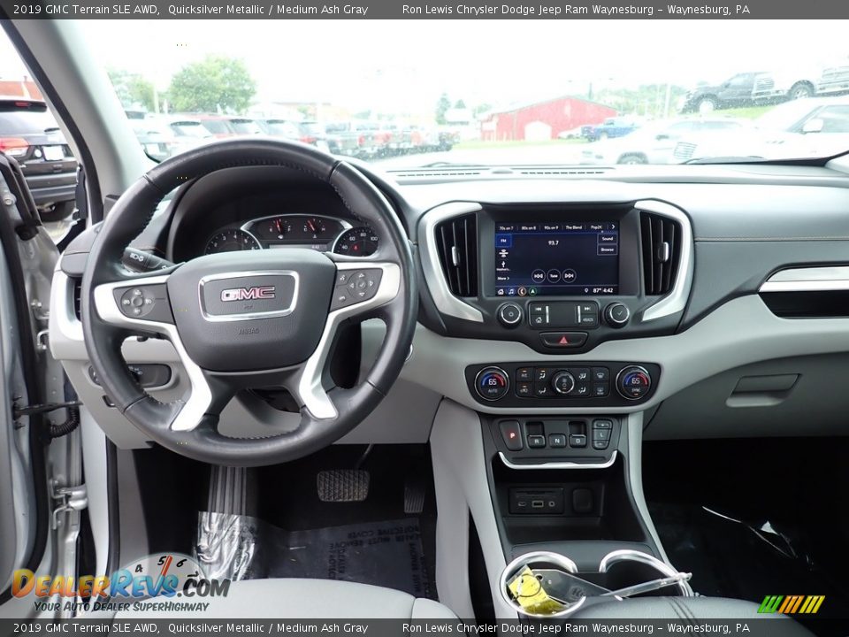 Dashboard of 2019 GMC Terrain SLE AWD Photo #13