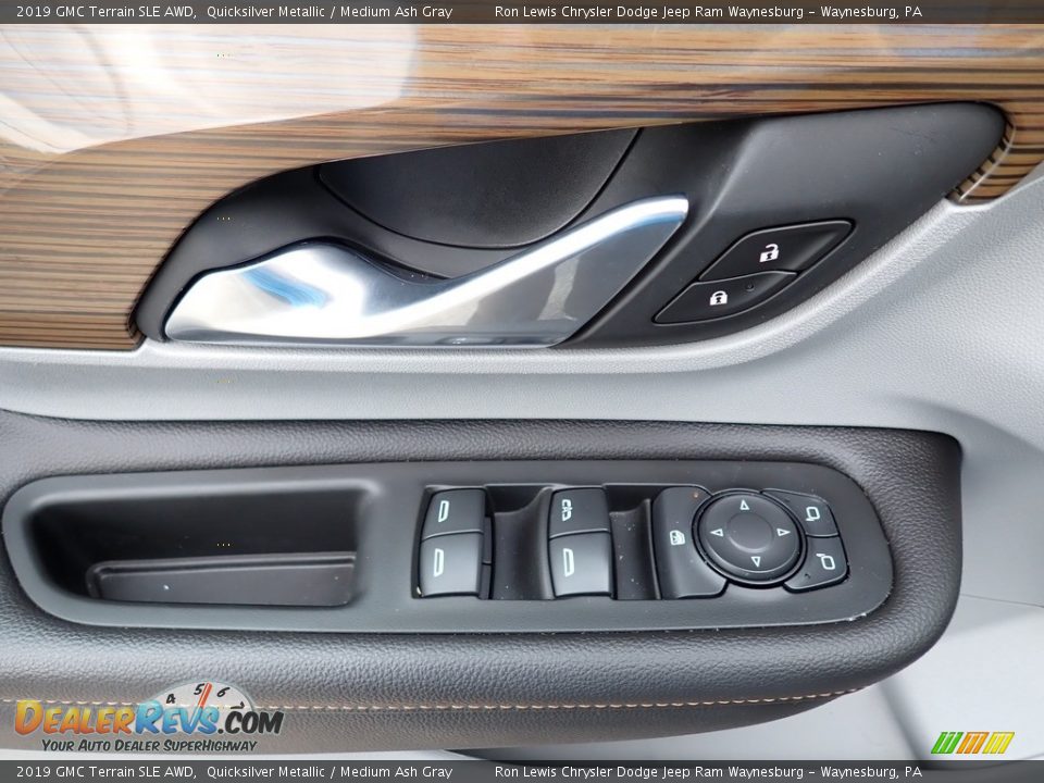 Door Panel of 2019 GMC Terrain SLE AWD Photo #14