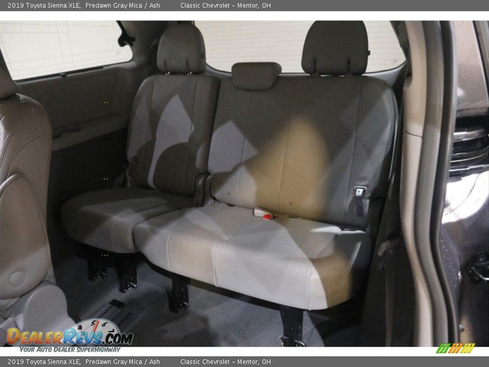 2019 Toyota Sienna XLE Predawn Gray Mica / Ash Photo #18