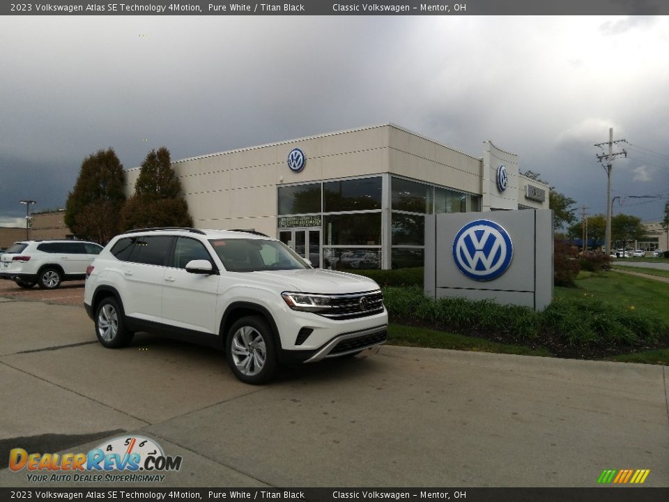 2023 Volkswagen Atlas SE Technology 4Motion Pure White / Titan Black Photo #1